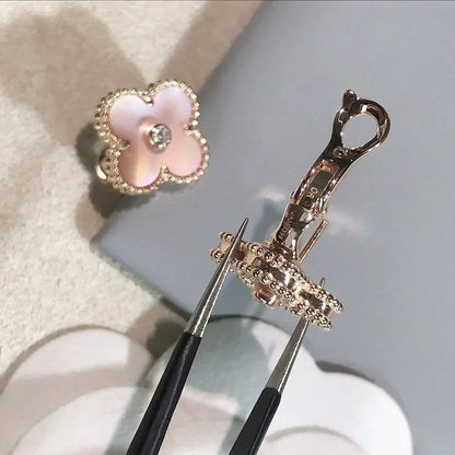 [CharmAries]クローバー ミディアム 1モチーフ ピンク モップ ダイヤモンド イヤリング