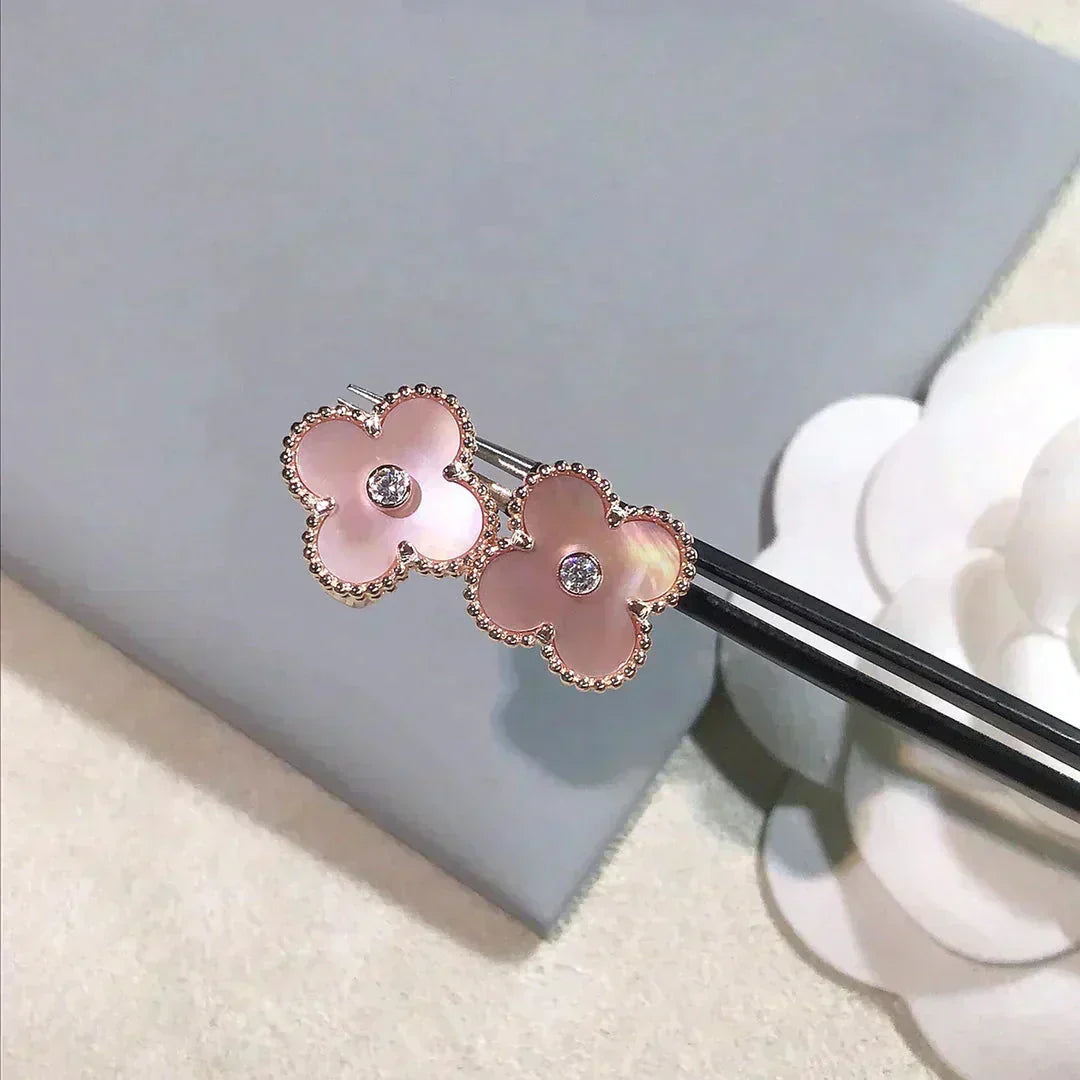 [CharmAries]クローバー ミディアム 1モチーフ ピンク モップ ダイヤモンド イヤリング